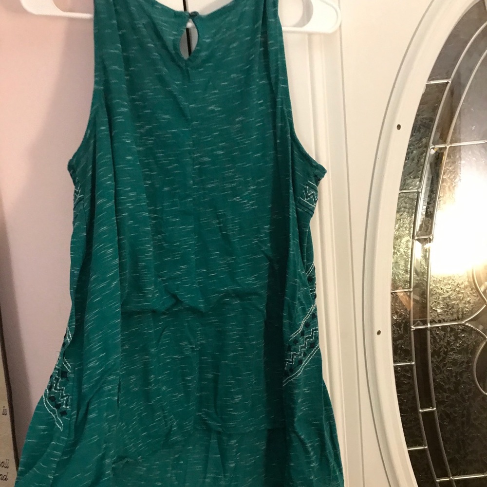 Women’s tops.       #LL - Picture 6 of 7